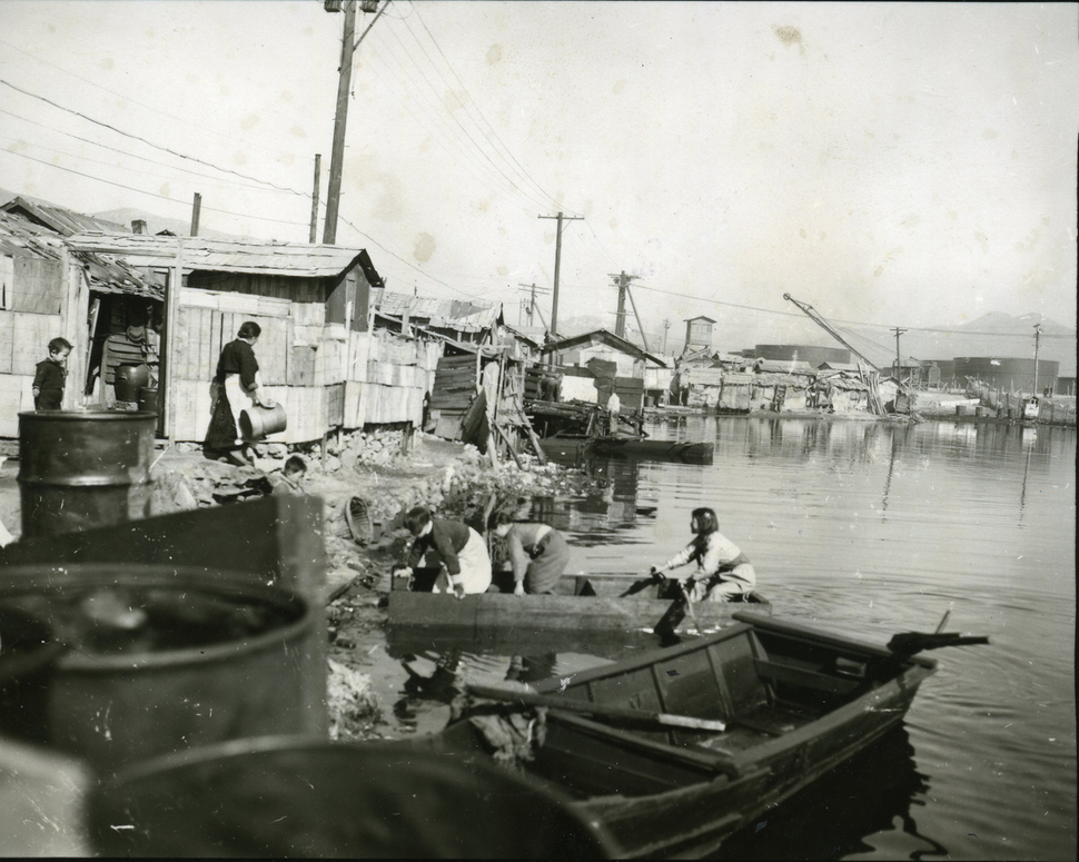 1952년 초량 피란민 부락 모습. 부경근대사료연구소 제공