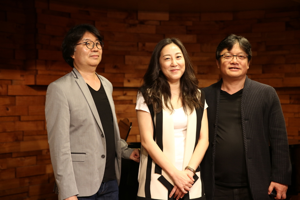 순수 국내 제작으로 오페라 <안드레아 셰니에>를 올리는 라벨라오페라단의 주요 제작진. 왼쪽부터 지휘 양진모, 연출 이회수, 예술감독 이강호 단장. 사진 라벨라오페라단 제공