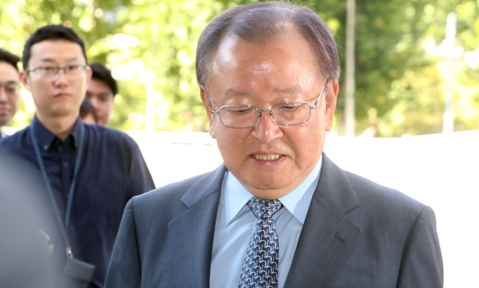 검찰 소환 강만수 “공직에 있는 동안 부끄러운 일 하지 않아”
