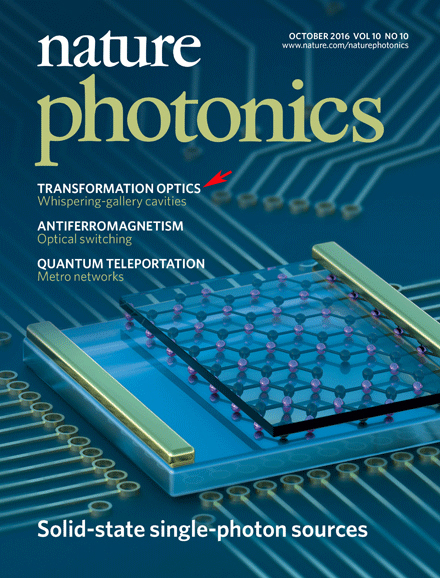 연구팀의 논문이 실린 9월26일(현지시각)치 <네이처 포토닉스> 표지. 맨 위(붉은 화살표)에 이번 호의 가장 중요한 논문으로 소개돼 있다.