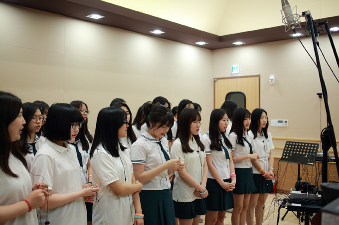 Replacing Outdated School Song Lyrics Students Writing Their Own Tunes National News The Hankyoreh