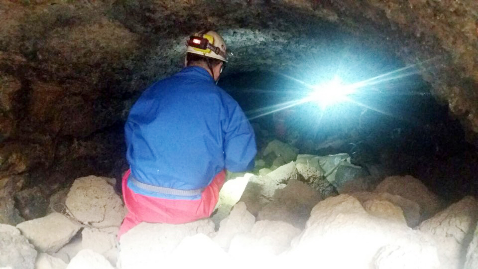 제주환경운동연합과 성산읍 반대 대책위원회가 지난달 동굴조사 전문기관에 맡겨 서귀포시 성산읍 제2공항 예정지 주변 모남궤에 대한 조사를 진행했다. 제주환경운동연합 제공