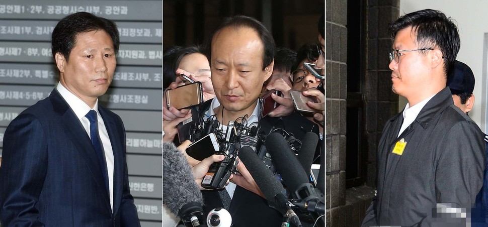 청와대 ‘문고리 3인방’ 안봉근(왼쪽) 전 국정홍보비서관과 이재만(가운데) 전 총무비서관이 14일 오전 서울 서초동 서울중앙지검에 출석하고 있다. 구속중인 정호성 전 부속비서관(오른쪽)이 이날 오후 조사를 받기 위해 서울지검 에 도착해 호송차에서 내리고 있다. 신소영 기자, 공동취재사진