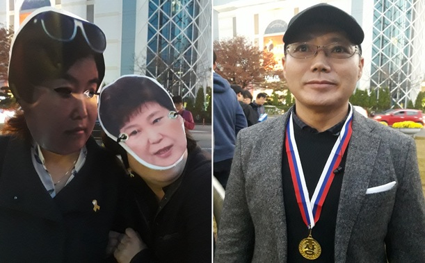 최순실·정유라 모녀와 박근혜 대통령을 흉내 낸 경남시국대회 참가자들.
