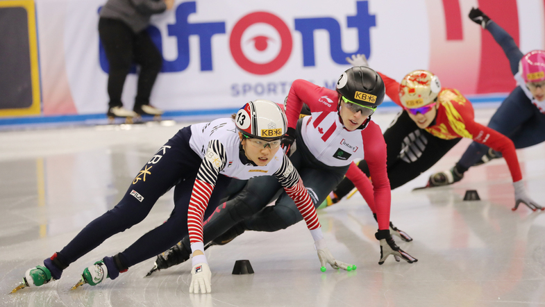 심석희가 여자 1500m 결승에서 선두로 질주하고 있다. 강릉/연합뉴스