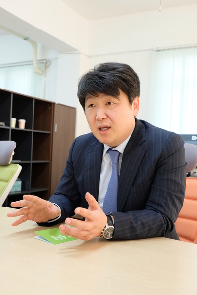 오토업컴퍼니 김선황 대표. 사진 오토업컴퍼니 제공
