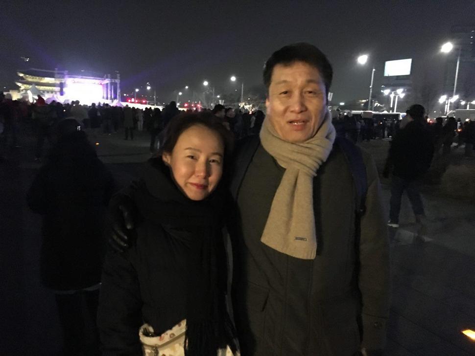 이은주(47·왼쪽부터)·김대환(54)씨 부부.