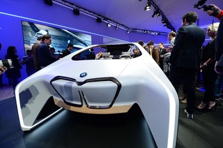 인텔, BMW, 모빌아이가 함께 제작하고 있는 자율주행차 디자인이 2017 CES에서 공개됐다. 인텔 제공