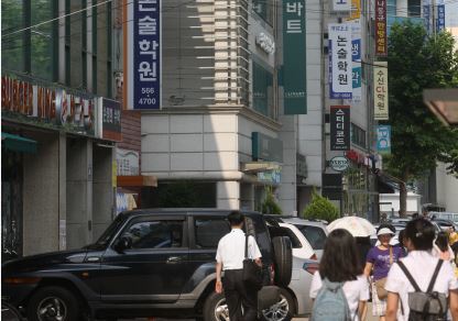 서울 강남구 대치동 학원가 풍경. 한겨레 윤운식 기자