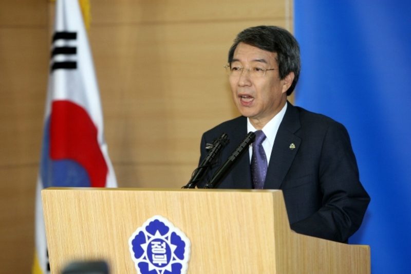 2010년 6월30일 오전 서울 세종로 정부종합청사에서 정운찬 국무총리가 세종시 수정압 부결과 관련해 담화를 발표하고 있다. 김태형 기자 xogud555@hani.co.kr