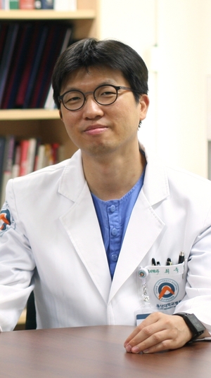 최욱진 교수