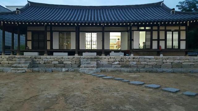 광주 광산구 장덕동 근대한옥에 자리한 시민자유대학 전경.