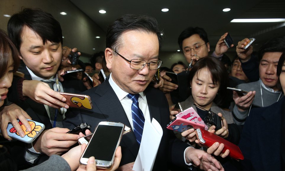 지역구도 넘은 김부겸, 지지율 문턱에 걸려 ‘대선열차’ 하차