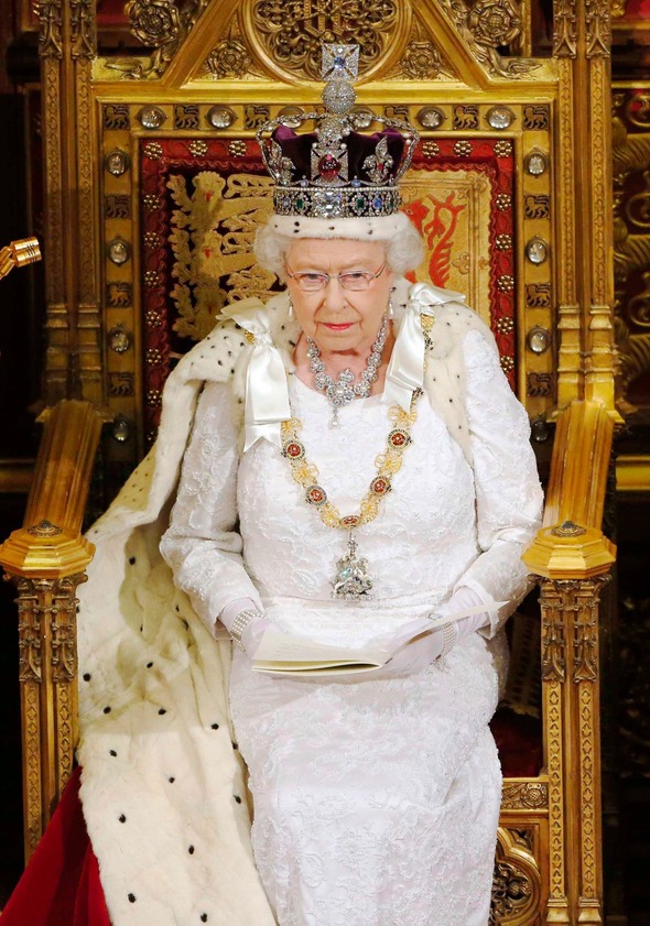 엘리자베스 2세 영국 여왕이 2014년 6월 4일 영국 런던 웨스트민스터 궁에서 열린 의회 개회식서 모두발언을 하고 있다. 런던/EPA 연합뉴스