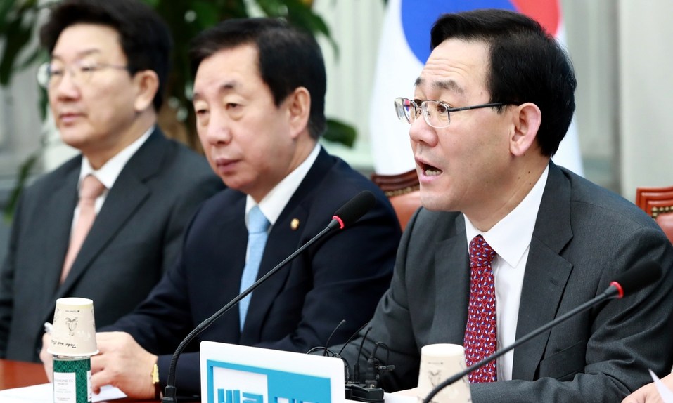 첫 전쟁터 된 환노위…2월국회 보이콧 위기