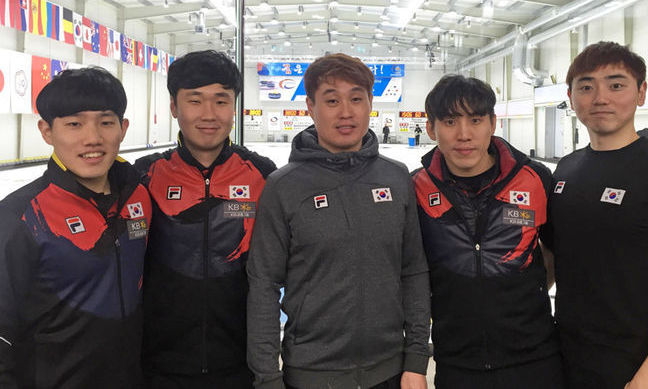 한국 남자 컬링 AG예선 3연승, 대회 3연패 ‘순항‘