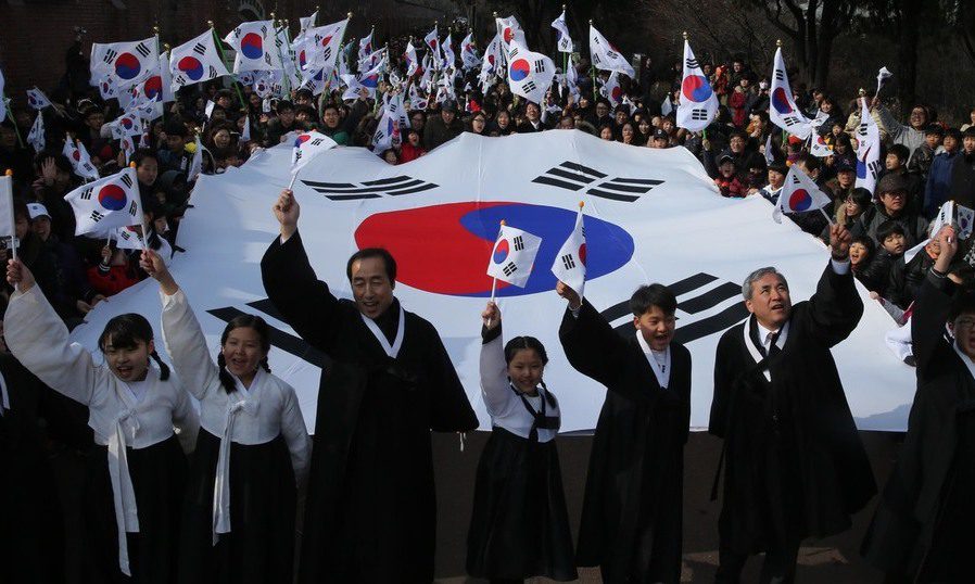 “탄핵반대 집회와 달라요”…지자체들, 3·1절 태극기 고민