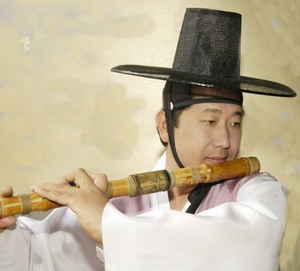 대금연주자 김기종 명인.