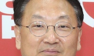유일호 “박근혜 경제정책 실패 아니다”