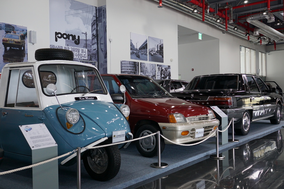우리나라 자동차 역사를 한눈에 살펴볼 수 있는 코너.