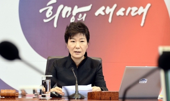 [한겨레 사설] 재벌 중심 경제론 ‘1인당 2만달러’ 못 벗어난다