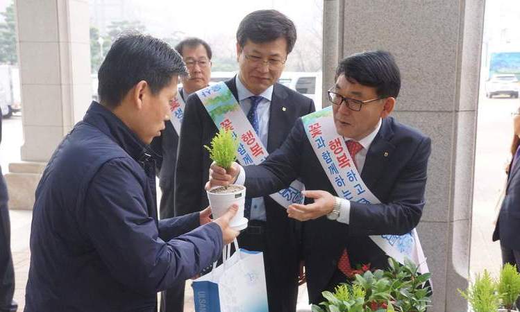울산시-울산 농협, 지역 화훼농가 돕는 ‘꽃 문화’ 캠페인 