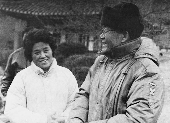전두환 전 대통령은 퇴임 뒤 5공비리가 불거지면서 5공 청산 압력이 거세지자 1988년 11월23일 부인 이순자씨와 함께 백담사로 들어가 약 1년간 머물렀다. <한겨레> 자료사진