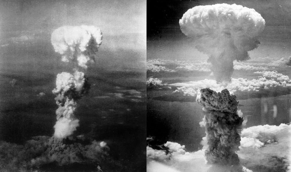 1945년 히로시마(왼쪽)와 나카사키(오른쪽)에 투하된 원자폭탄으로 생긴 대형 버섯구름. 위키미디어 코먼스