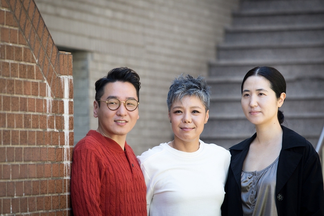 ‘알바트로스’를 만든 작곡가 윤일상(왼쪽부터), 가수 이은미, 작사가 최은하. 네오비즈 제공