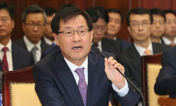 변협, 김진태 전 검찰총장 개업신고 철회 권고…김수남 총장은?