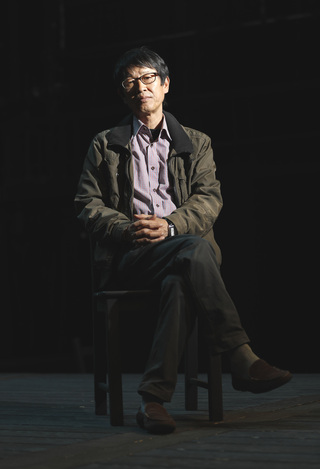 박근형 연극연출가가 16일 오후 서울 남산예술센터에서 포즈를 취하고 있다. 박종식 기자 anaki@hani.co.kr