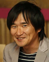 김연수 작가. <한겨레> 자료사진