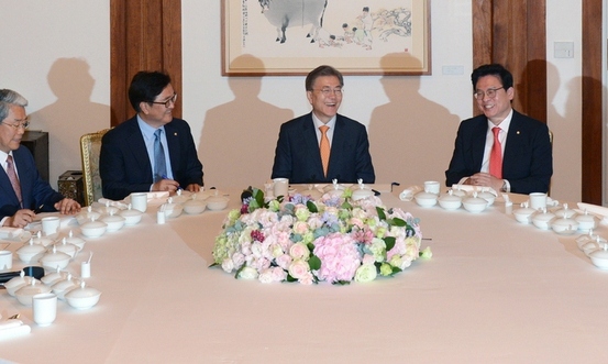 국정현안 갈등 좁힐 소통 채널…‘일자리 추경’ 최우선 논의