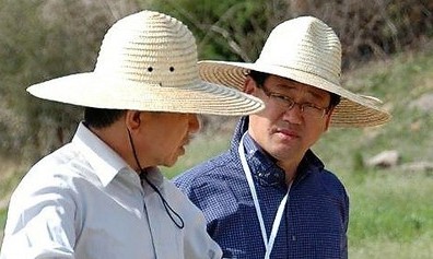 “대통령님, 반딧불이 발견했습니다…거기도 있더나?”