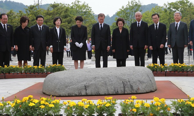 “8년의 어둠 지나 봉하의 5월 빛난다”