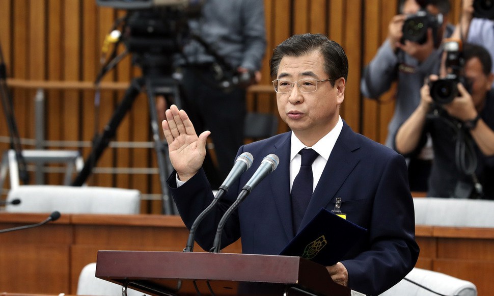 “국정원, 국내정치와 단절” 약속…권한 축소는 부정적