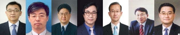 왼쪽부터 김용수 미래창조과학부 2차관, 김현철 경제보좌관, 서주석 국방부 차관, 류희인 국민안전처 차관, 임성남 외교부 1차관, 권덕철 보건복지부 차관, 나종민 문화체육관광부 차관