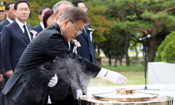 문 대통령 “독립운동가부터 청계천 여공까지 모두가 애국자”