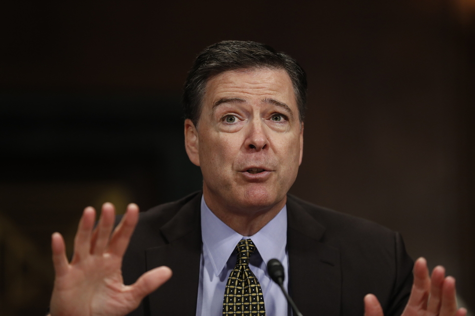 제임스 코미 전 연방수사국(FBI) 국장이 지난달 3일 상원 법사위에서 증언하고 있다. 워싱턴/AP 연합뉴스