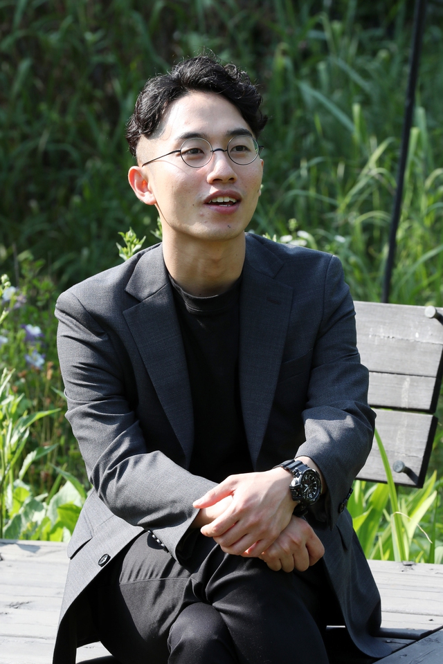 <용순>의 신준 감독이 8일 오후 서울 마포 한겨레신문사에서 인터뷰를 하고 있다. 김경호 선임기자 jijae@hani.co.kr