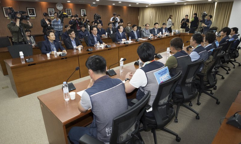 [단독] 인천공항 정규직 전환땐 2~3년 뒤부터 인건비 되레 줄어