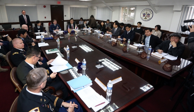 2013년 12월 한-미 방위비분담금 협상 회의실 모습. 사진공동취재단