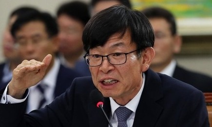 [한겨레 사설] 김상조 위원장, ‘공정위의 썩은 살’ 도려내야 한다