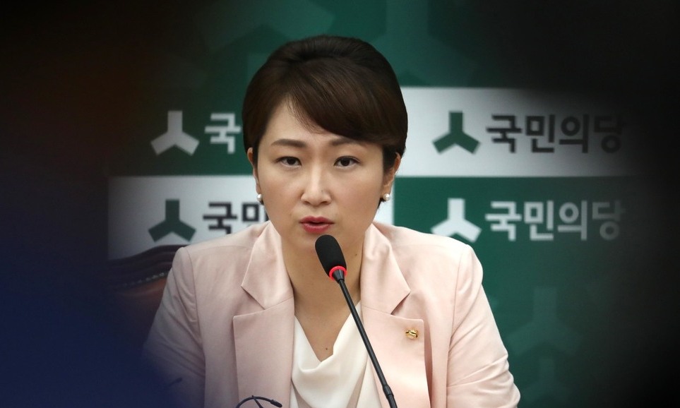 이언주 학교비정규직 비하 발언, 국민의당 대선공약과도 어긋나