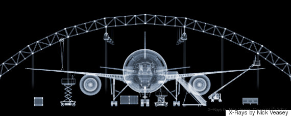 Plane in Hanger/2011 X-Rays by Nick Veasey Copyright ⓒ 2017 사진제공 : 2017엑스레이맨 닉베세이전 사무국