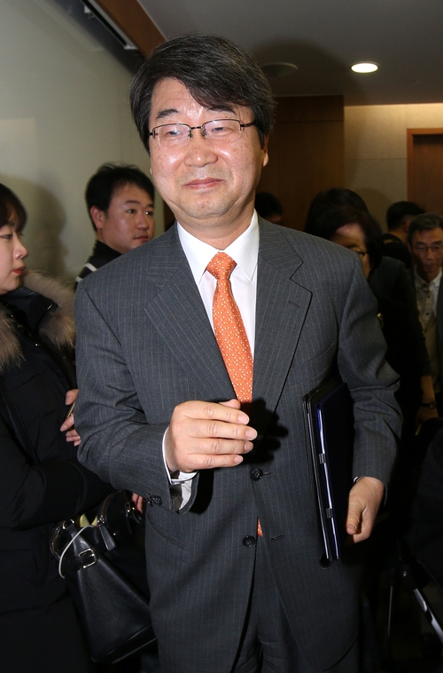 김지형 전 대법관.