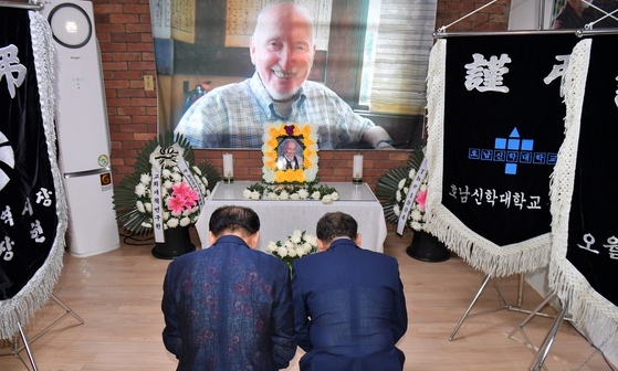 ‘5월 증인’ 푸른 눈의 선교사 허철선 “광주에 묻어달라”