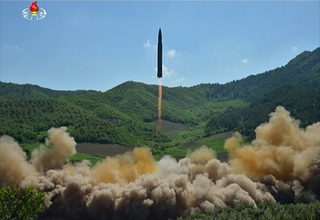 이달 4일 북한의 대륙간탄도미사일(ICBM) ‘화성-14’ 발사 장면. 연합뉴스