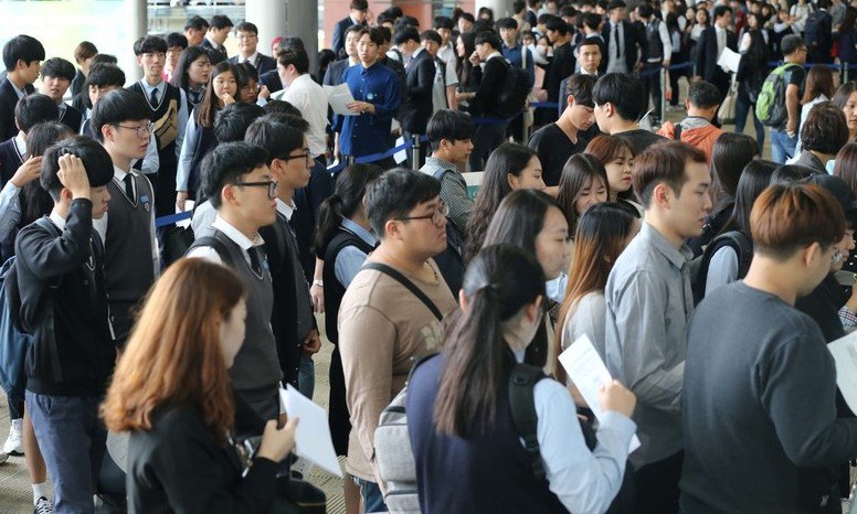 ‘사람중심경제’로 대전환…구조개혁·혁신성장 전략은 빈약