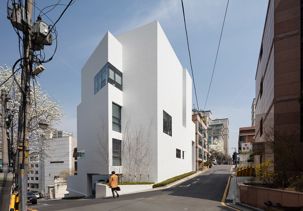 논현동 디에이 프로젝트 뒷면
